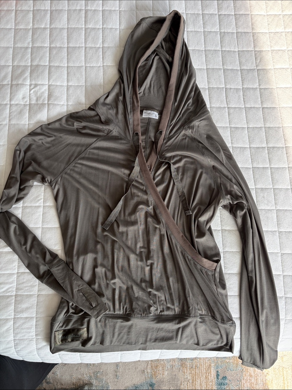 NWOT Faceplant Dreams Bamboo Crossover Hoodie